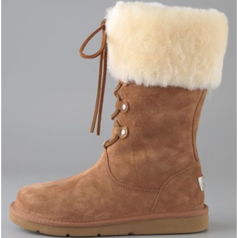 UGG W Montclair Lace up Boots